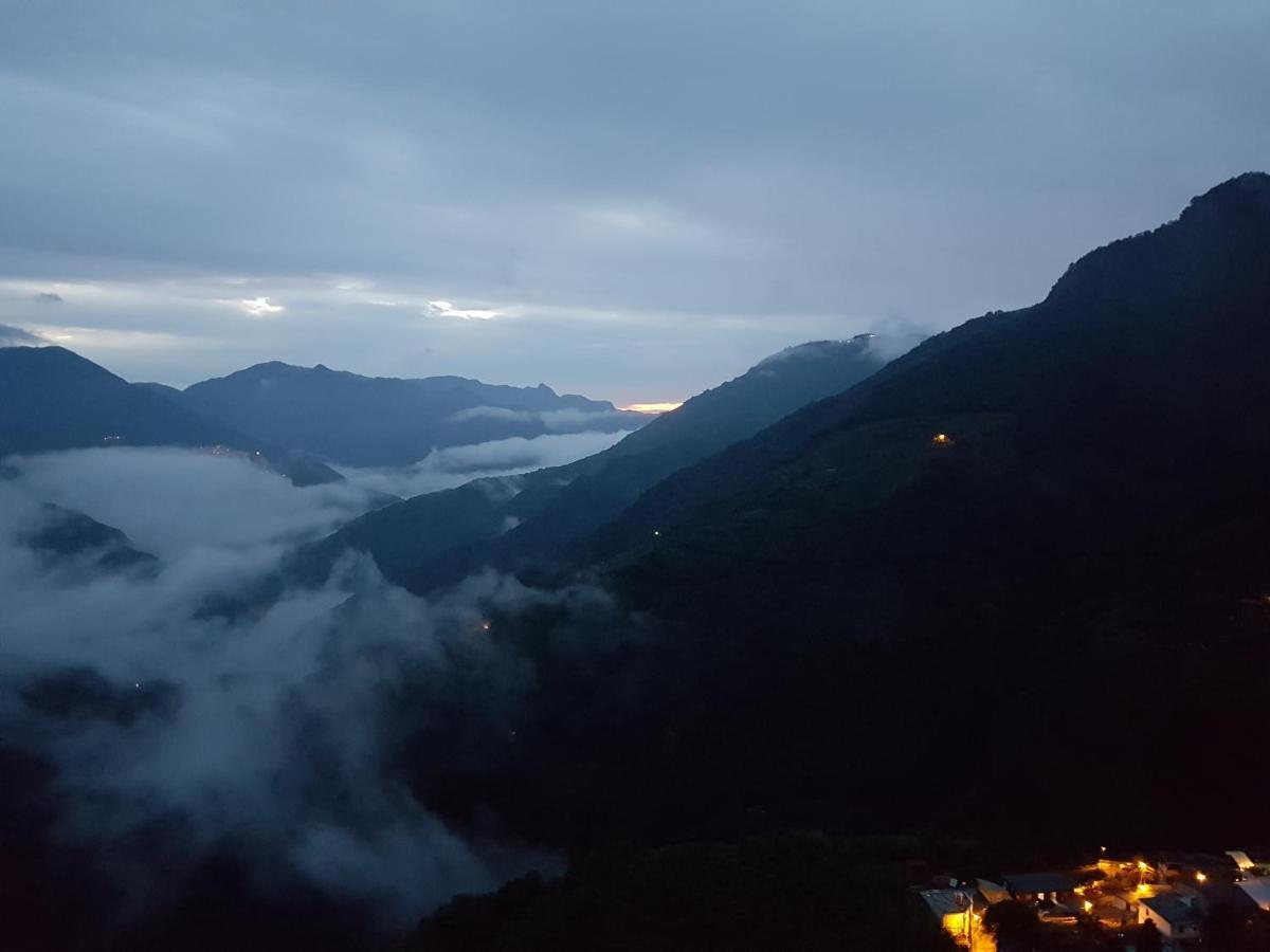 拉拉山周家渡假旅館 Hualing Экстерьер фото